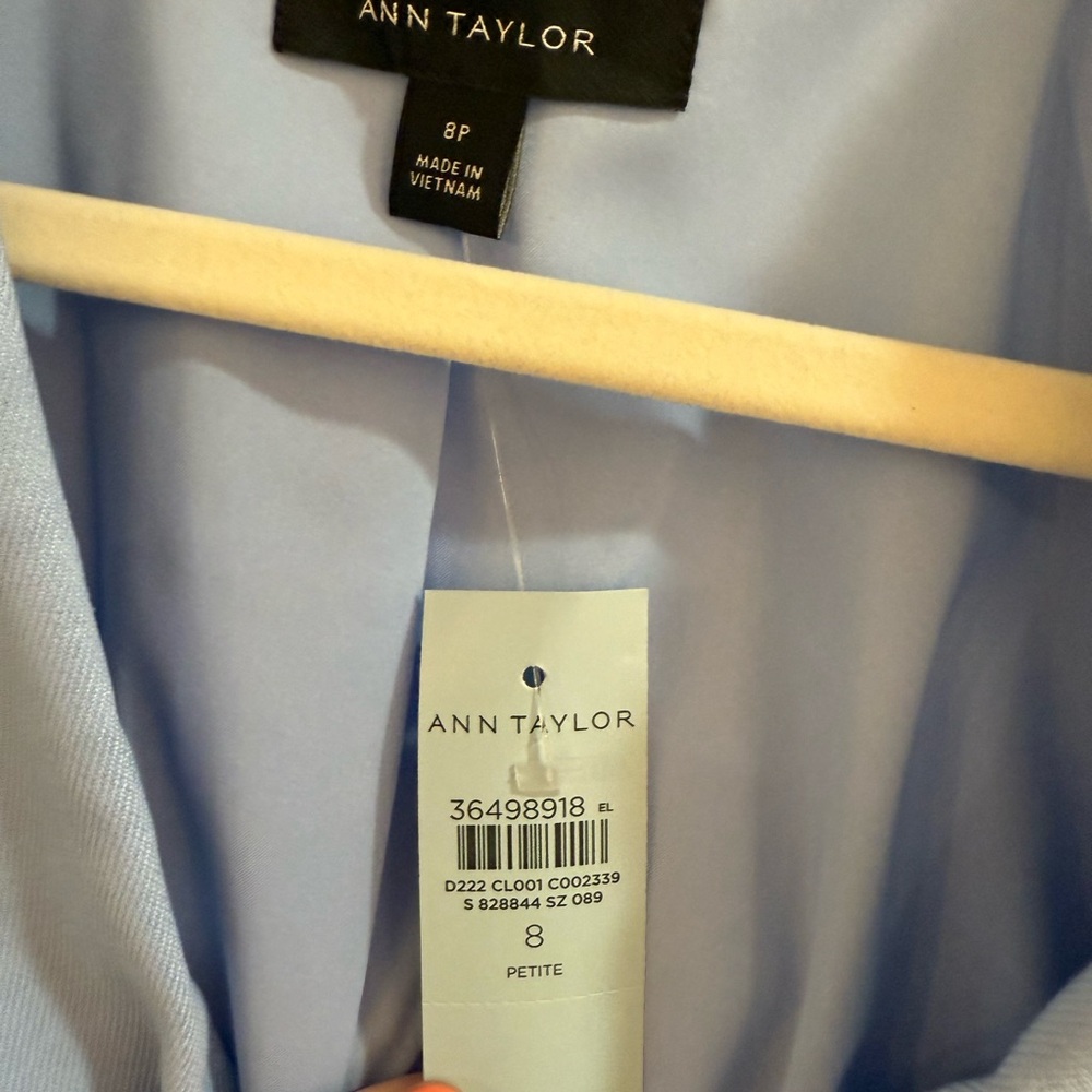 One Button Peak Lapel Blazer in Linen Twill - Picture 4 of 4